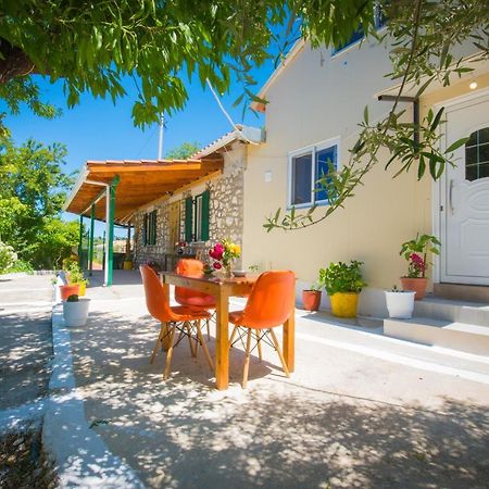 Basil & Guest House Lazaráta Extérieur photo