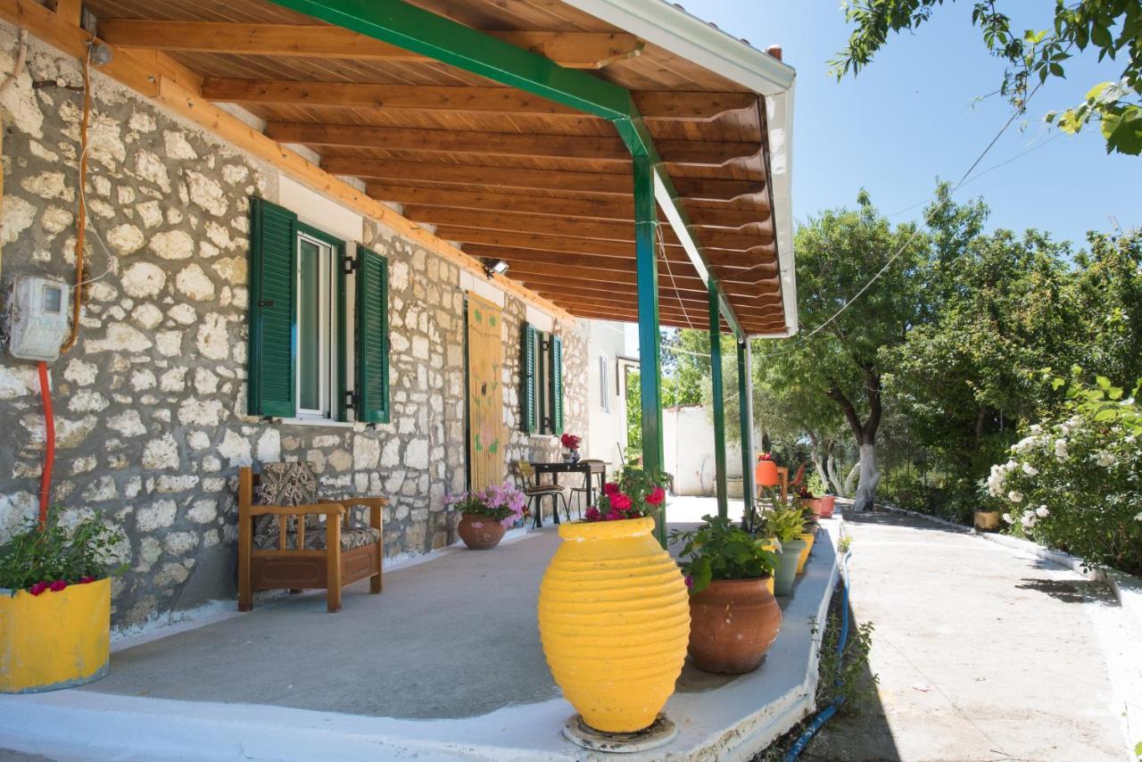 Traditional Houses In The Village Lazaráta Extérieur photo