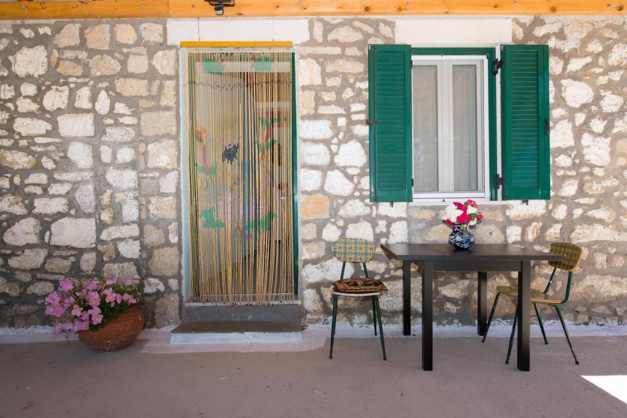Basil & Guest House Lazaráta Extérieur photo