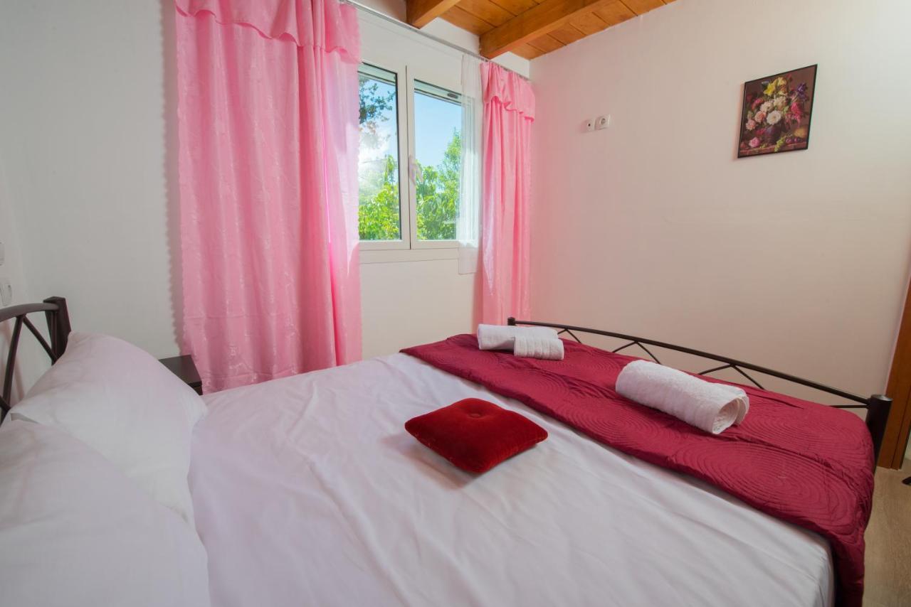 Basil & Guest House Lazaráta Extérieur photo