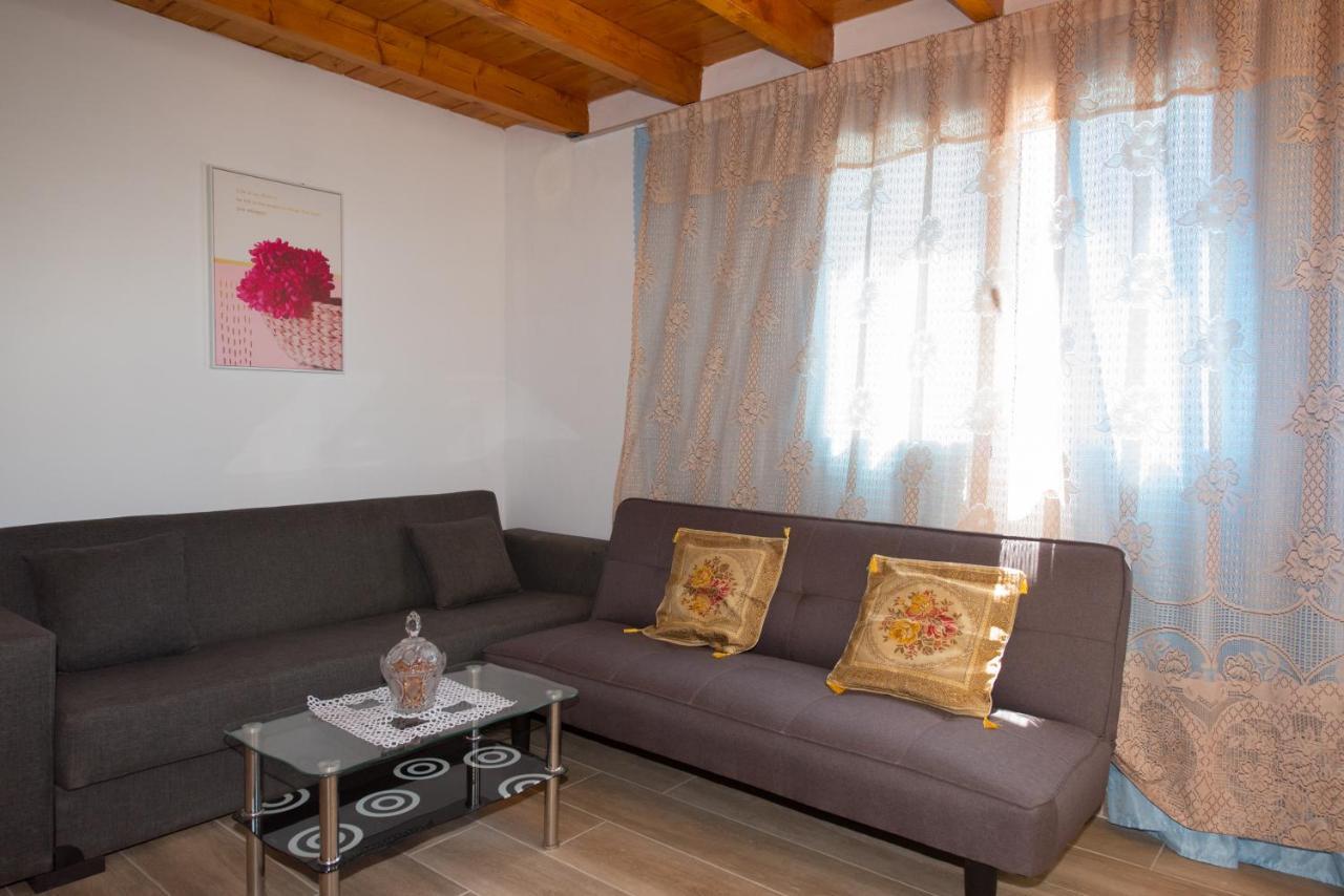Basil & Guest House Lazaráta Extérieur photo