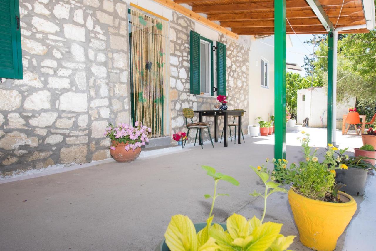 Basil & Guest House Lazaráta Extérieur photo